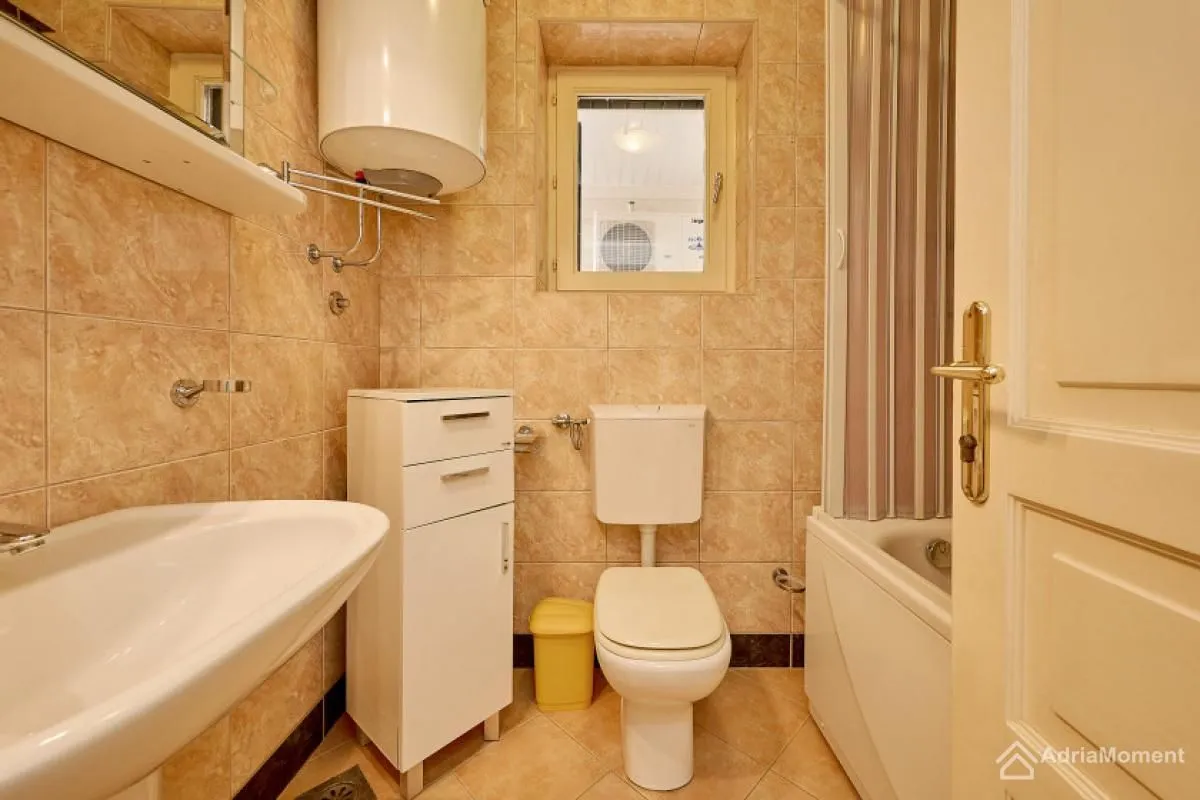 Sale, four bedroom apartment, 131m², Sveti Stefan, Budva