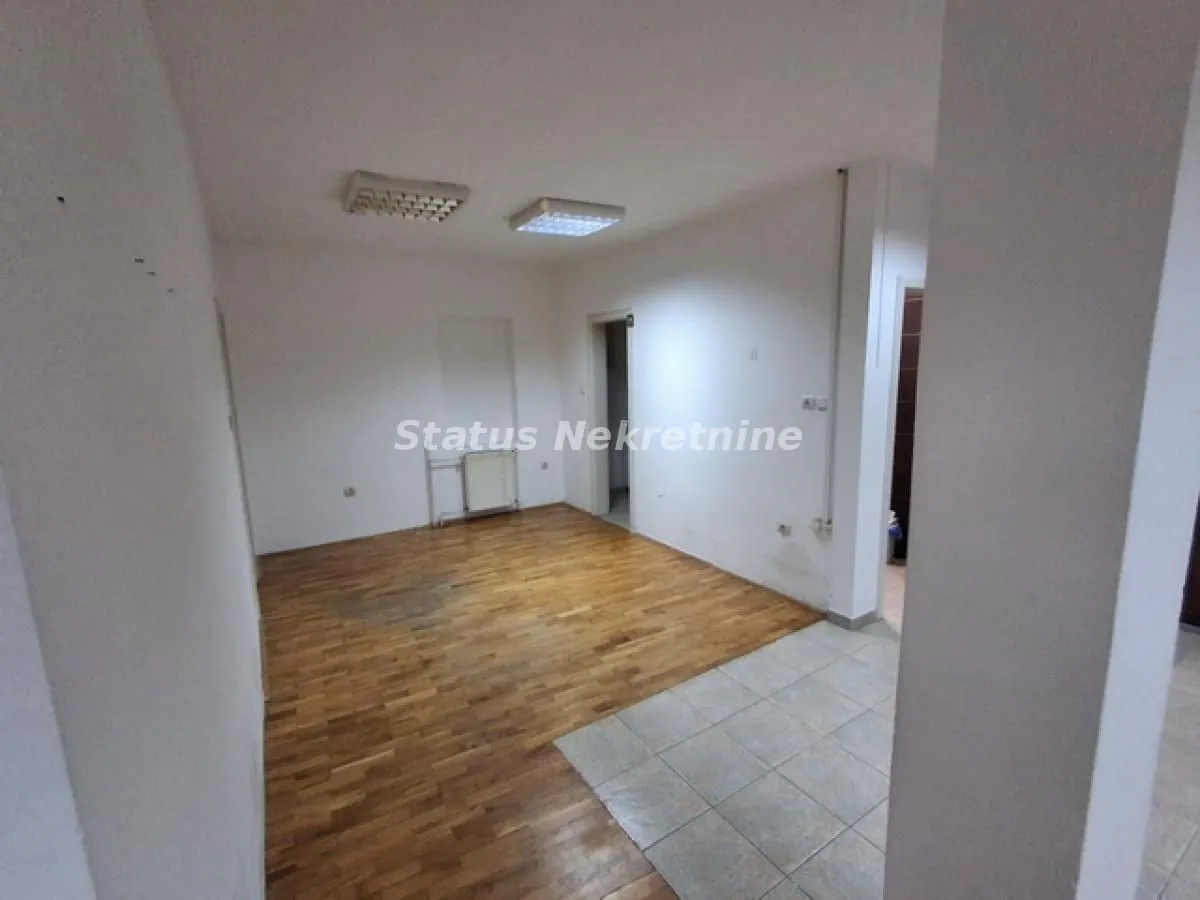 Izdavanje, stan, 170m², Centar, Novi Sad