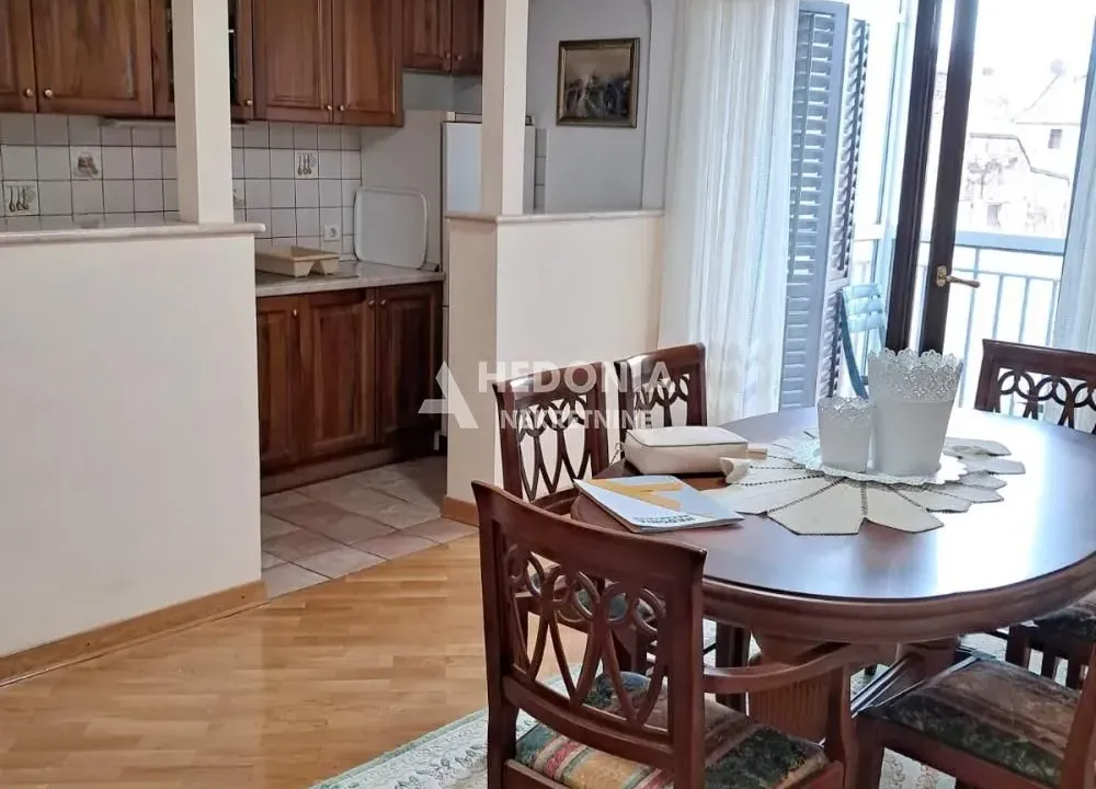 Rent, two bedroom apartment, 65m², Stari Grad, Beograd