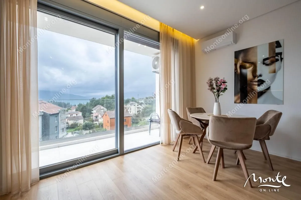 Prodaja, dvosoban stan, 76m², Tivat, Crna Gora