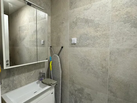 Izdavanje, dvosoban stan, 70m², Kalimanj, Tivat - image 15