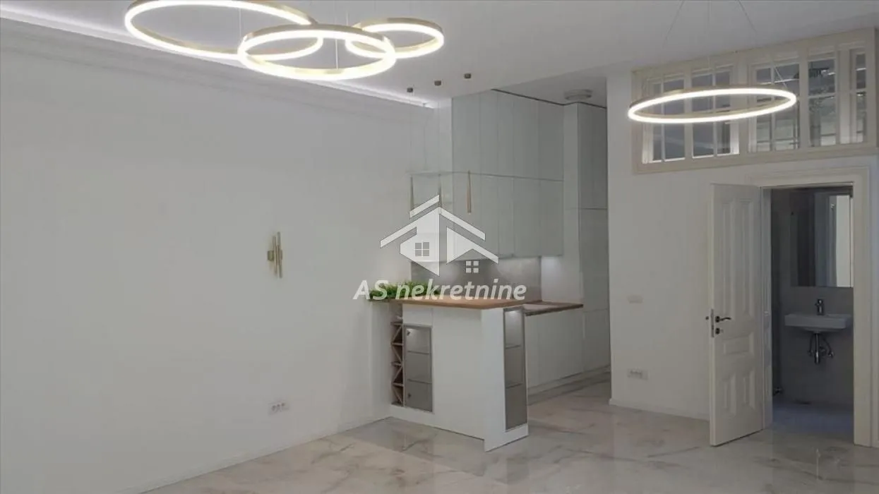 Rent, three bedroom apartment, 106m², Stari Grad, Beograd