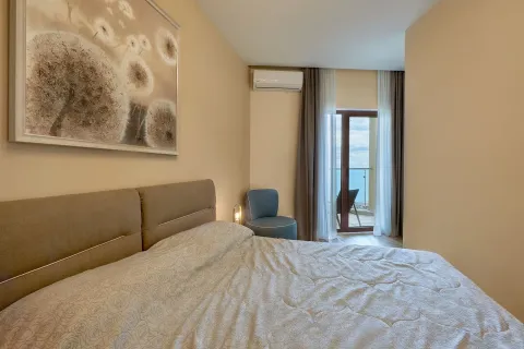 Daily-rent, two bedroom apartment, 58m², Bečići, Budva - image 6