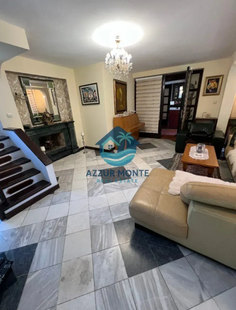 Rent, house, 220m², Polje, Bar