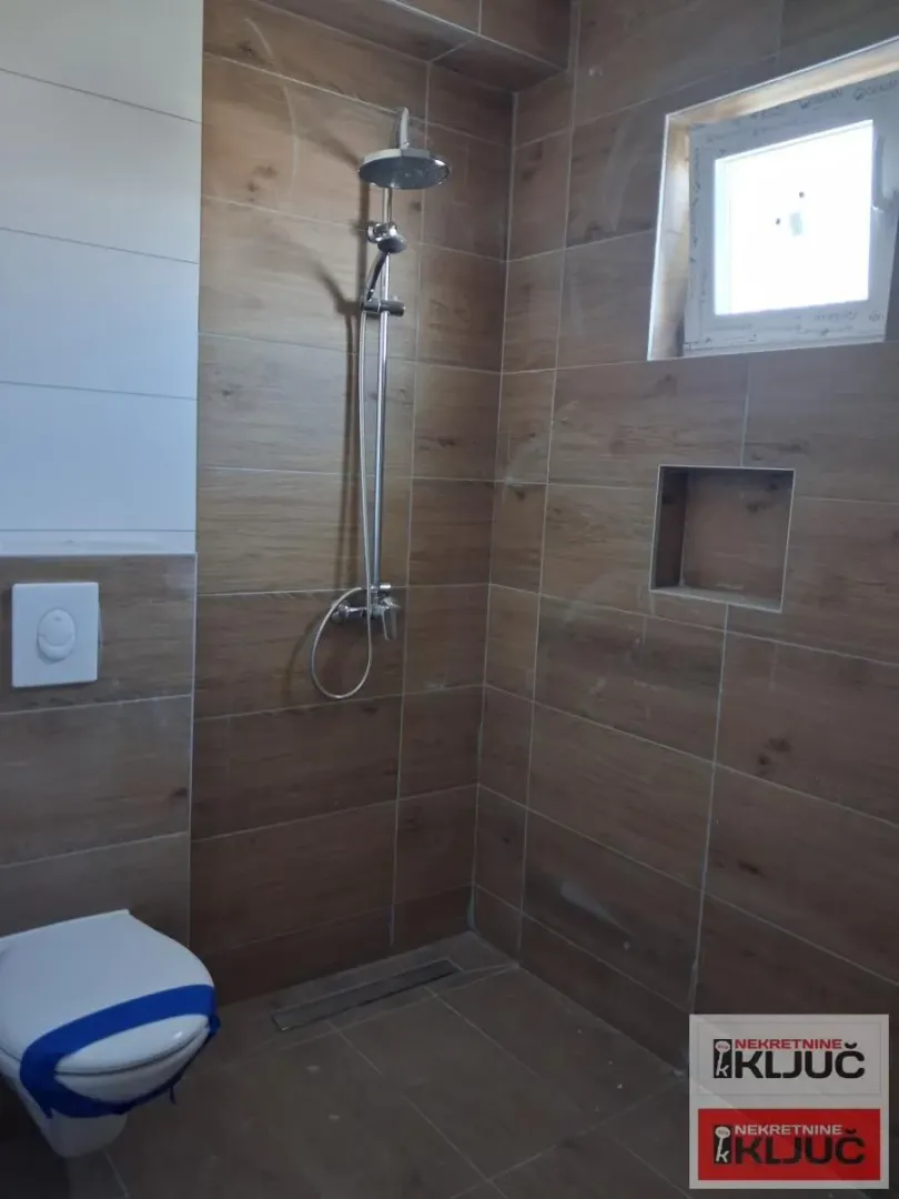 Prodaja, četvorosoban stan, 76m², Adice, Novi Sad Sve Podlokacije