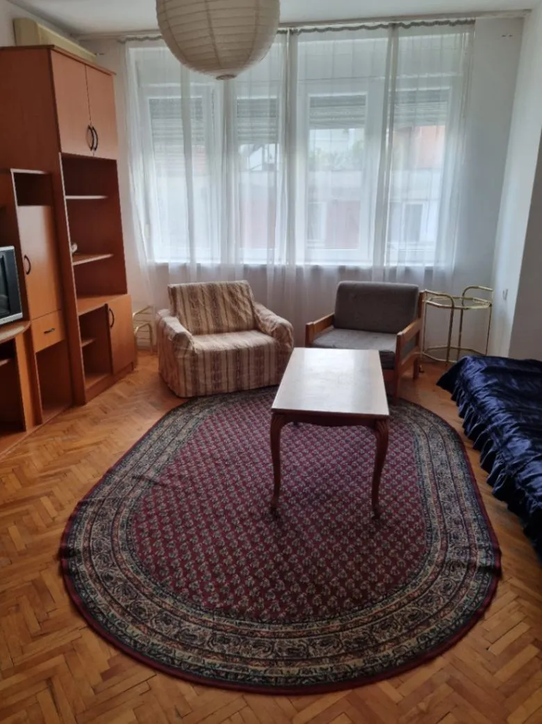 Izdavanje, trosoban stan, 73m², Palilula Sve Podlokacije, Beograd