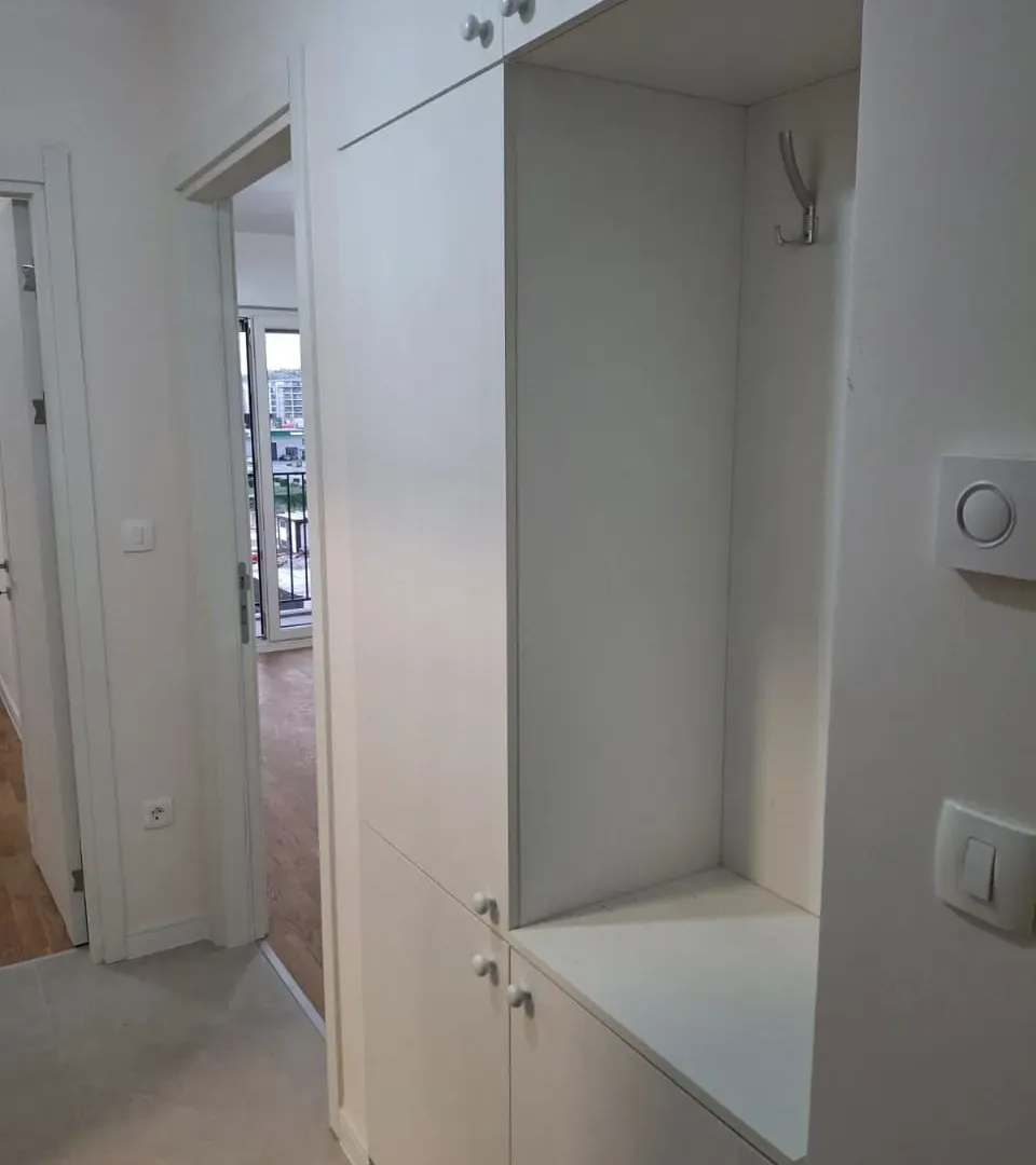Izdavanje, jednosoban stan, 40m², Pobrežje, Podgorica