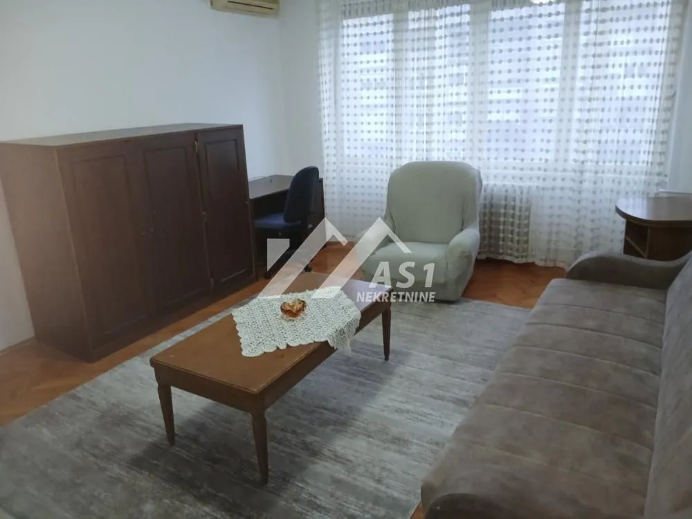 Izdavanje, jednosoban stan, 37m², Grbavica, Novi Sad Sve Podlokacije