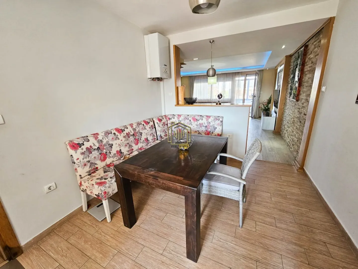 Izdavanje, trosoban stan, 155m², Zabjelo, Podgorica