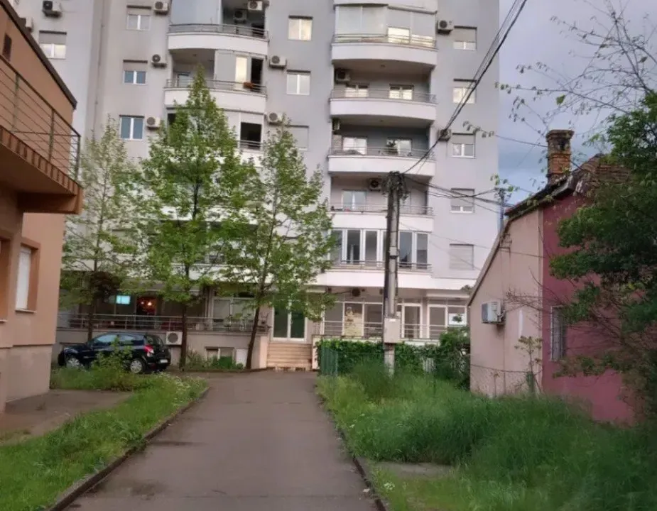 Izdavanje, jednosoban stan, 40m², Pobrežje, Podgorica