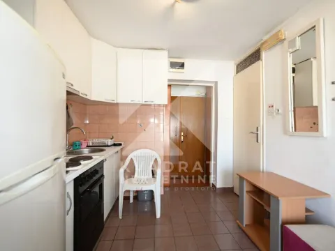 Izdavanje, garsonjera, 25m², Preko Morače, Podgorica - image 4