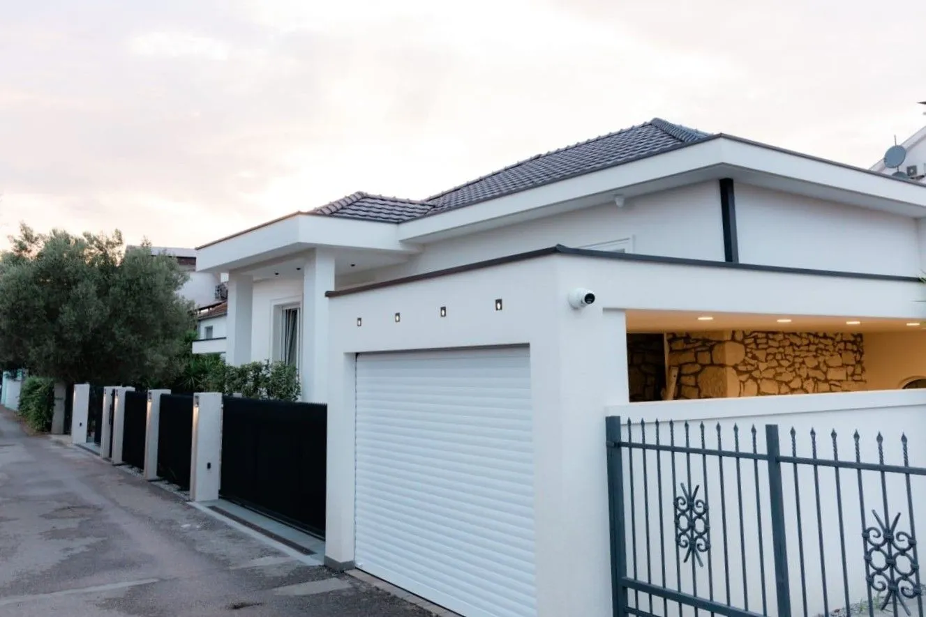 Rent, house, 130m², Masline, Podgorica