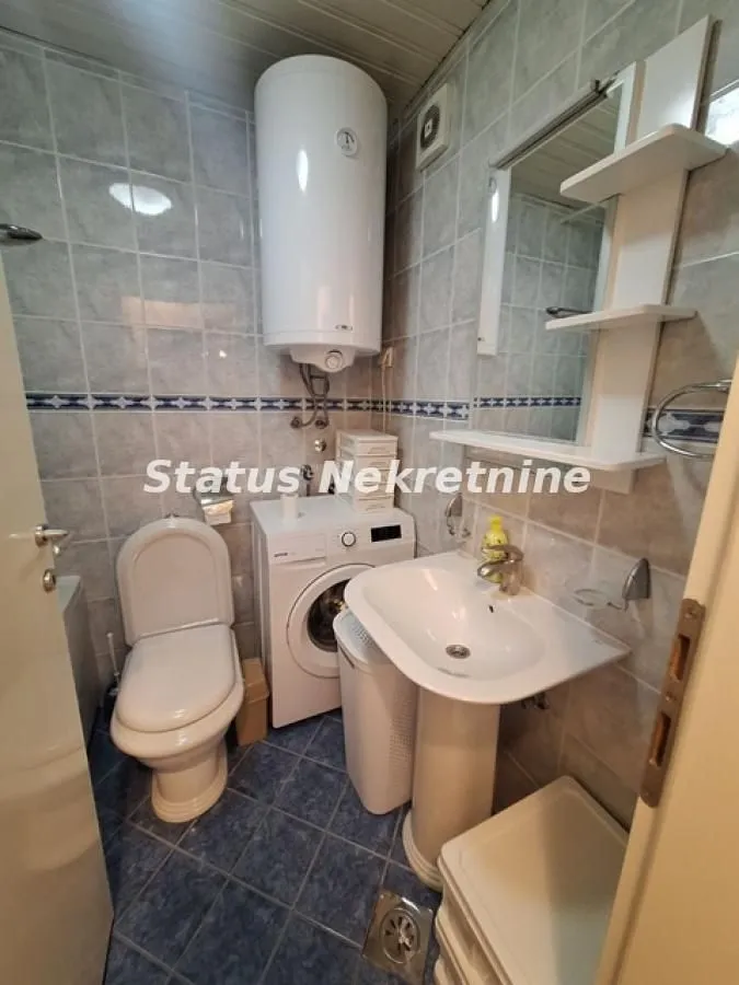 Izdavanje, dvosoban stan, 43m², Grbavica, Novi Sad Sve Podlokacije