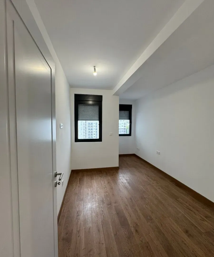 Izdavanje, dvosoban stan, 64m², Tološi, Podgorica