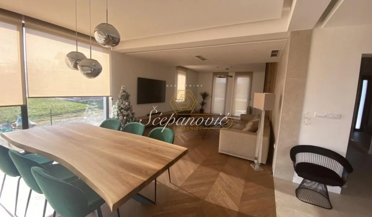 Prodaja, kuća, 360m², Petrovaradin, Novi Sad