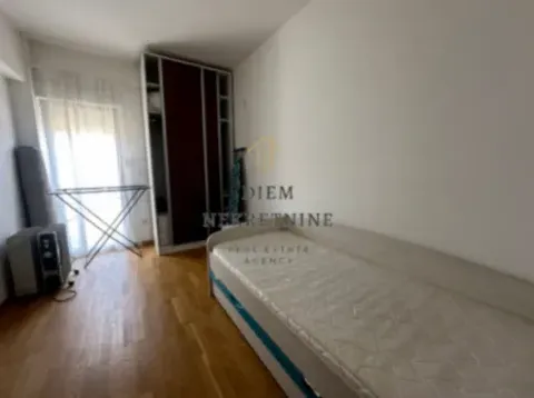 Izdavanje, dvosoban stan, 70m², Stari Aerodrom, Podgorica - image 6