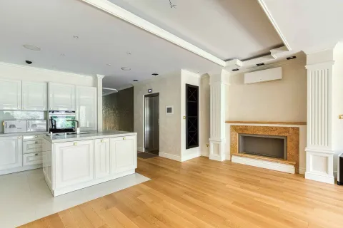 Prodaja, jednosoban stan, 115m², Budva, Crna Gora - image 17