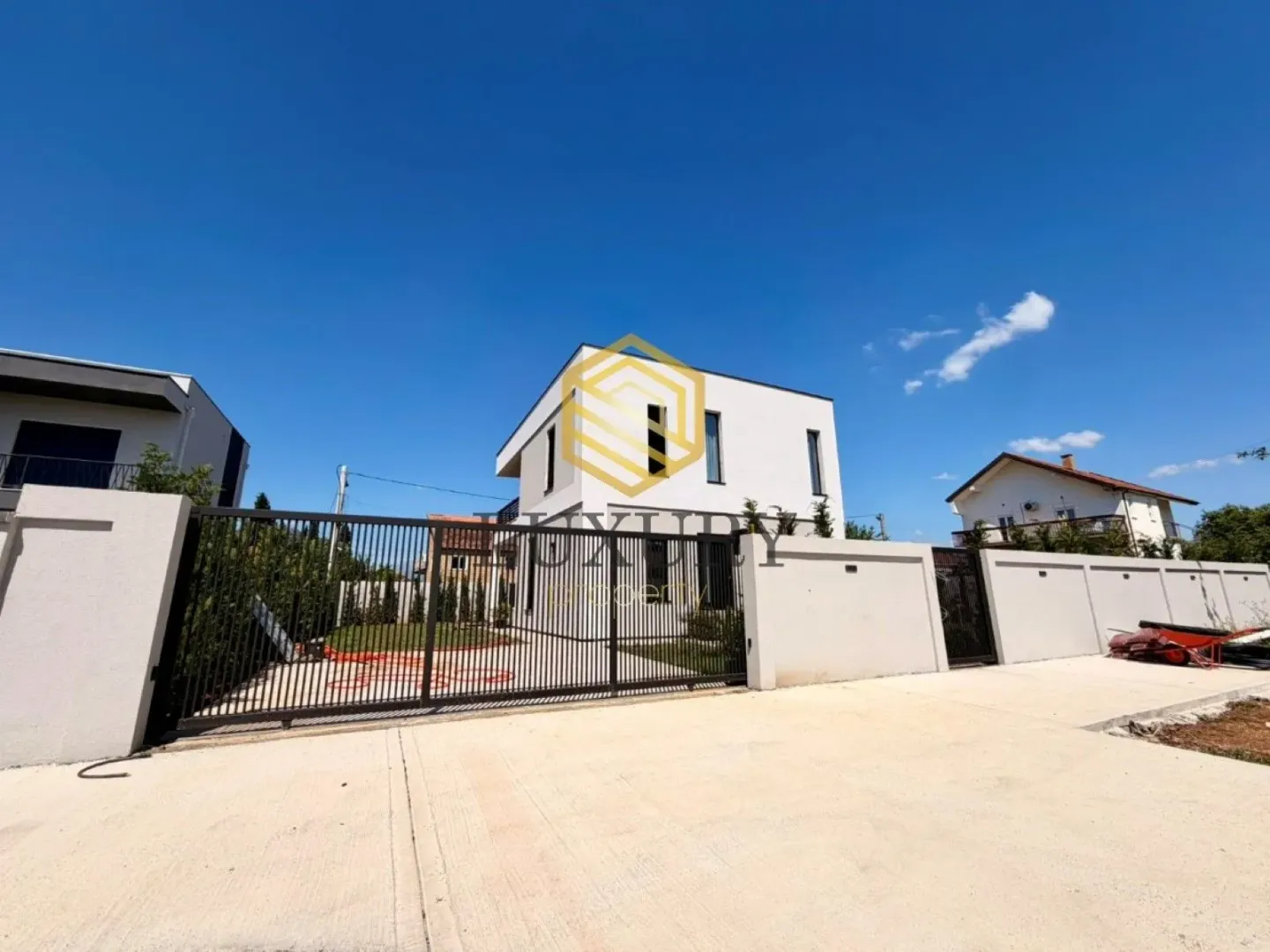 Rent, house, 180m², Gornja Gorica, Podgorica