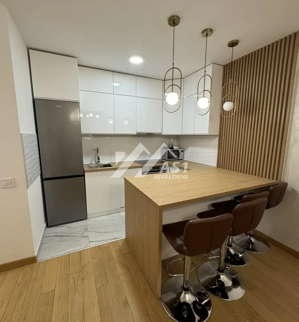 Izdavanje, trosoban stan, 60m², Novi Sad Sve Podlokacije, Novi Sad