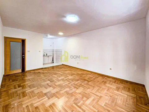Prodaja, jednosoban stan, 50m², Pobrežje, Podgorica - image 3