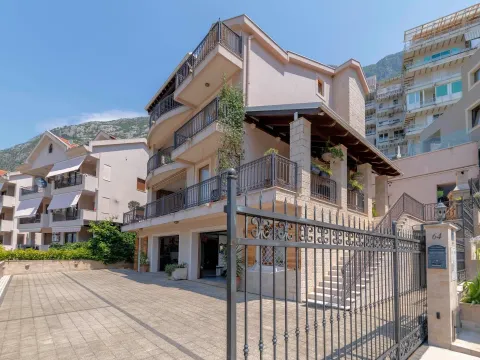 Prodaja, stan, 594m², Dobrota, Kotor - image 2