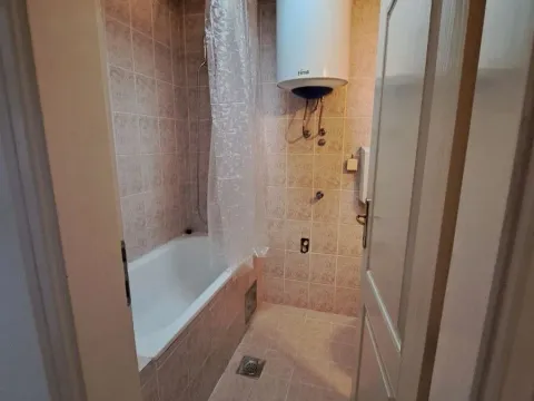 Izdavanje, jednosoban stan, 56m², Stara Varoš, Podgorica - image 17