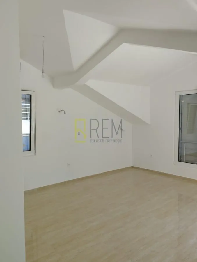 Prodaja, dvosoban stan, 74m², Đenovići, Herceg Novi