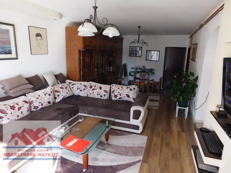 Prodaja, kuća, 250m², Ćava, Kragujevac