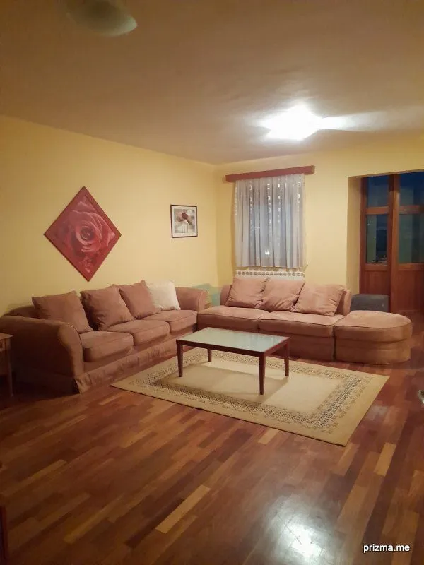 Prodaja, trosoban stan, 119m², Pobrežje, Podgorica