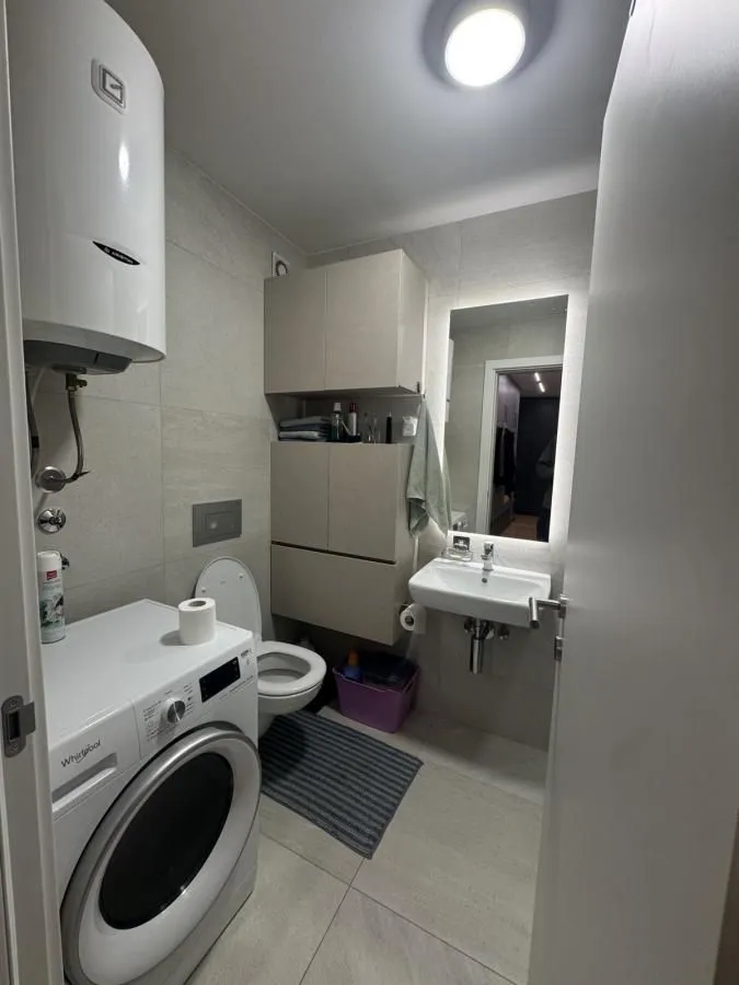 Prodaja, dvosoban stan, 69m², Adamovićevo Naselje, Novi Sad Sve Podlokacije