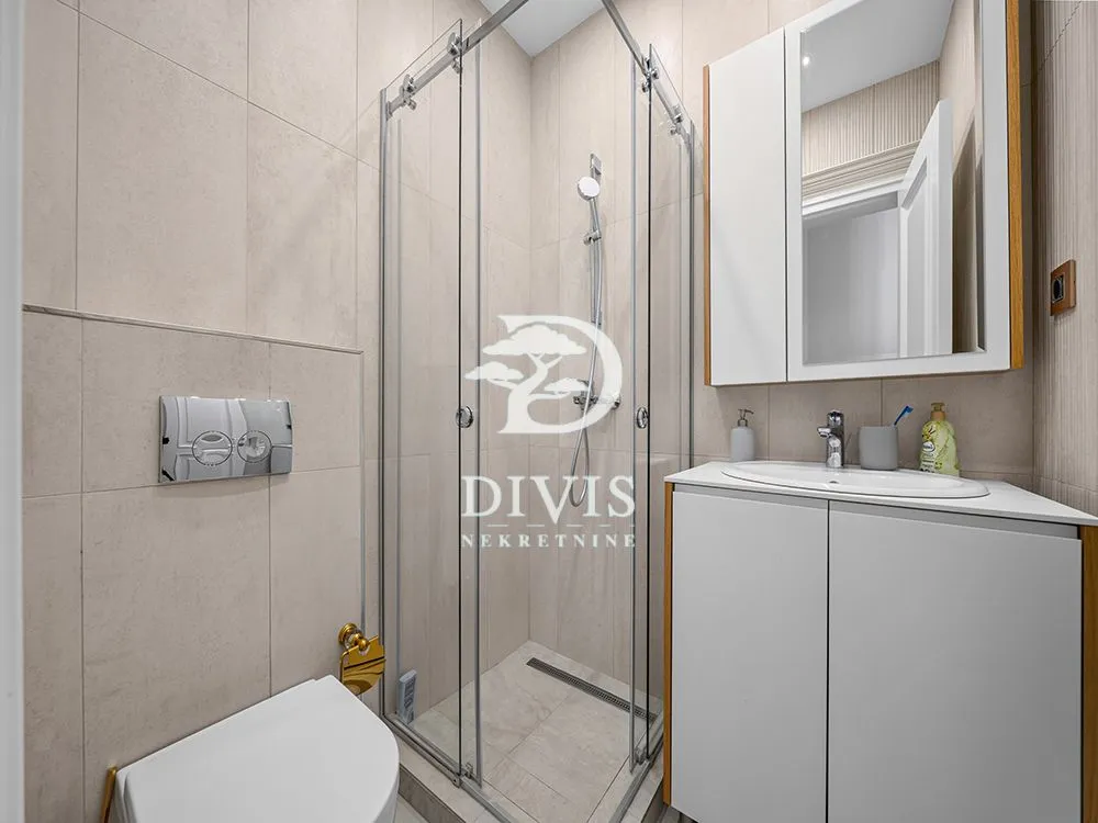 Rent, four bedroom apartment, 107m², Dorćol Sve Podlokacije, Beograd