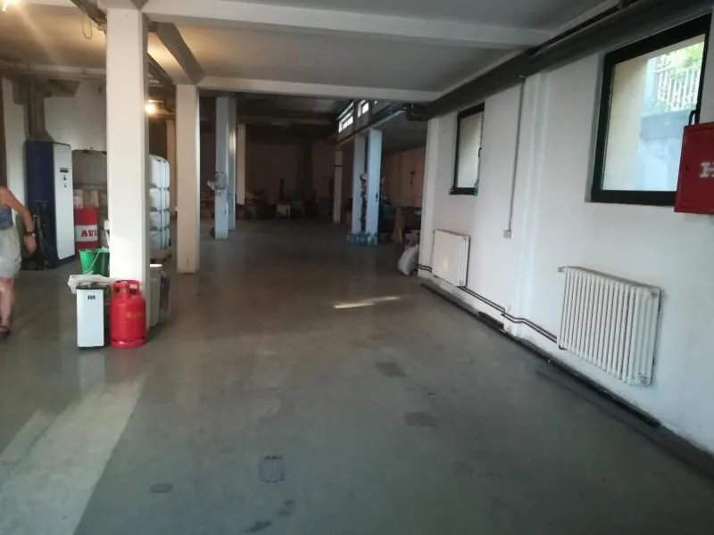 Izdavanje, kuća, 1150m², Karaburma, Palilula Sve Podlokacije