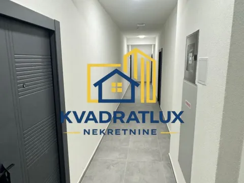 Prodaja, jednosoban stan, 53m², Centar, Bar - image 4