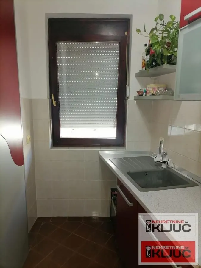 Prodaja, trosoban stan, 71m², Salajka, Novi Sad Sve Podlokacije