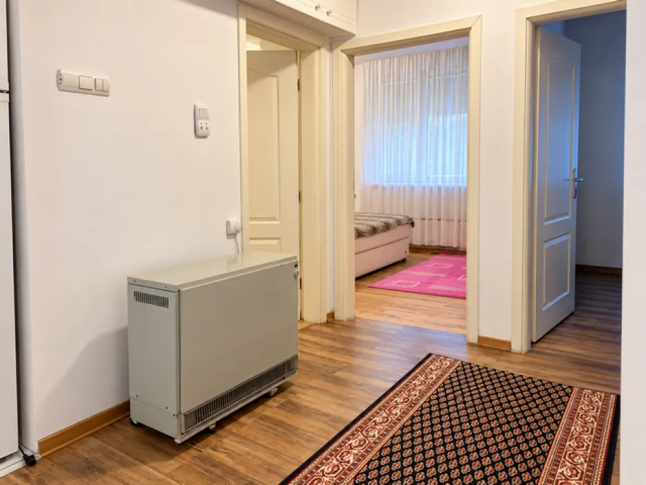 Izdavanje, trosoban stan, 80m², Krnjaca, Palilula Sve Podlokacije