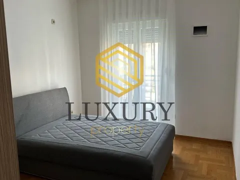 Rent, three bedroom apartment, 100m², Blok 9, Podgorica - image 12