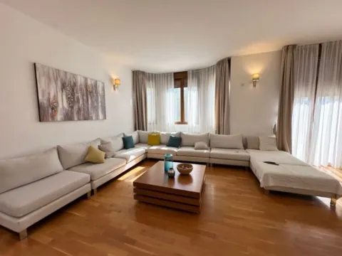 Rent, house, 300m², Vranići, Podgorica - image 13