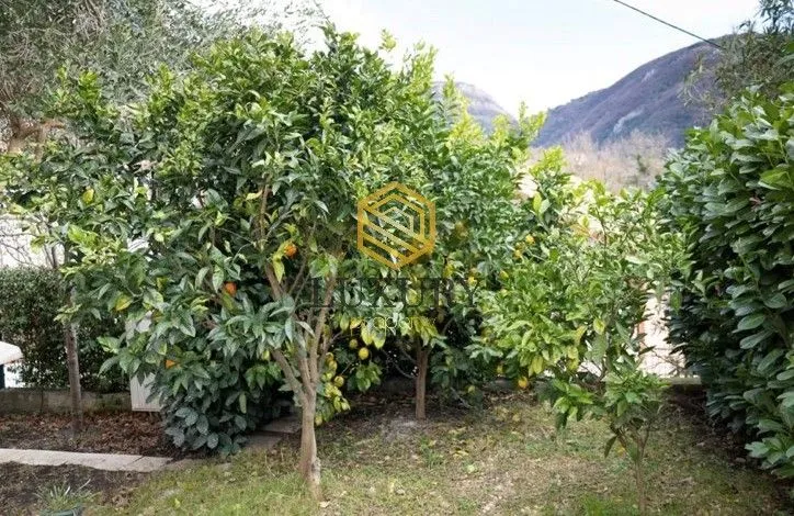 Izdavanje, kuća, 111m², Lastva Grbaljska, Kotor