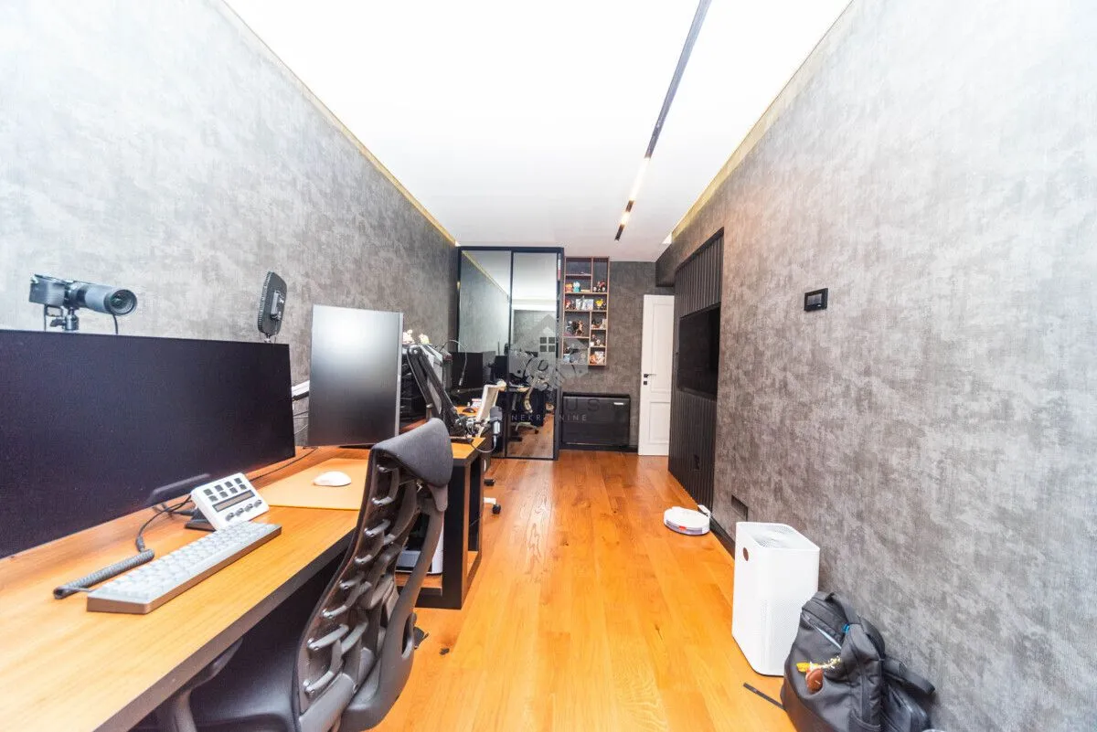 Rent, three bedroom apartment, 195m², Tološi, Podgorica