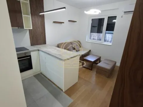 Stan in Bulevar Evrope