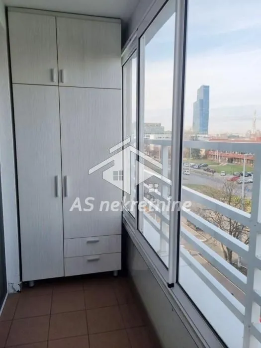 Izdavanje, dvosoban stan, 52m², Novi Beograd Blok 67, Novi Beograd Sve Podlokacije