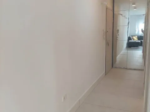 Izdavanje, jednosoban stan, 54m², City Kvart, Podgorica - image 9