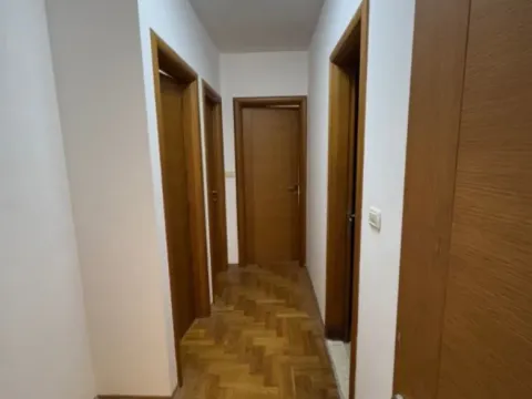 Prodaja, trosoban stan, 92m², Tuški Put, Podgorica - image 10