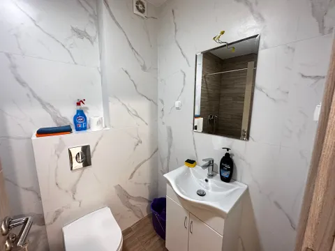 Izdavanje, jednosoban stan, 45m², Pobrežje, Podgorica - image 5