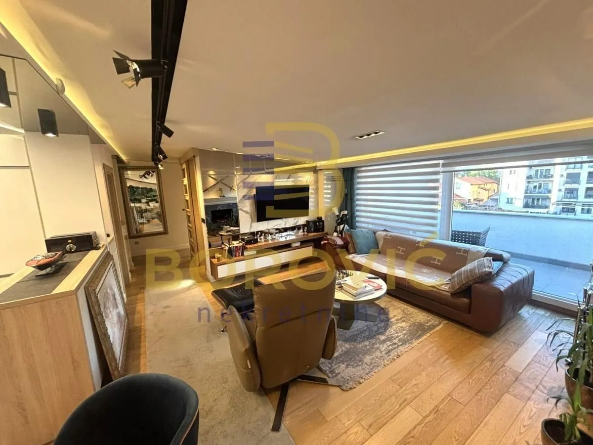 Prodaja, trosoban stan, 83m², Vračar Sve Podlokacije, Beograd