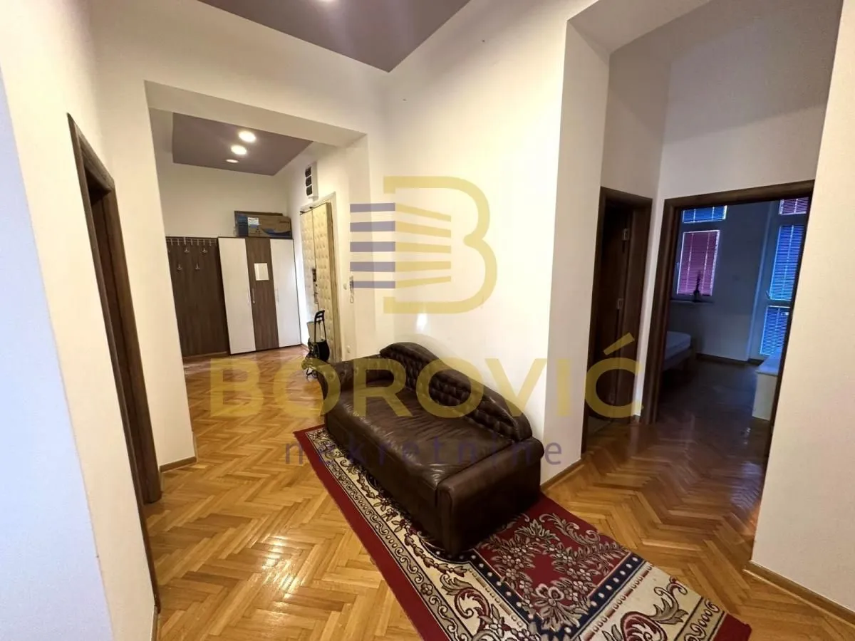 Izdavanje, četvorosoban stan, 100m², Savski Venac, Beograd