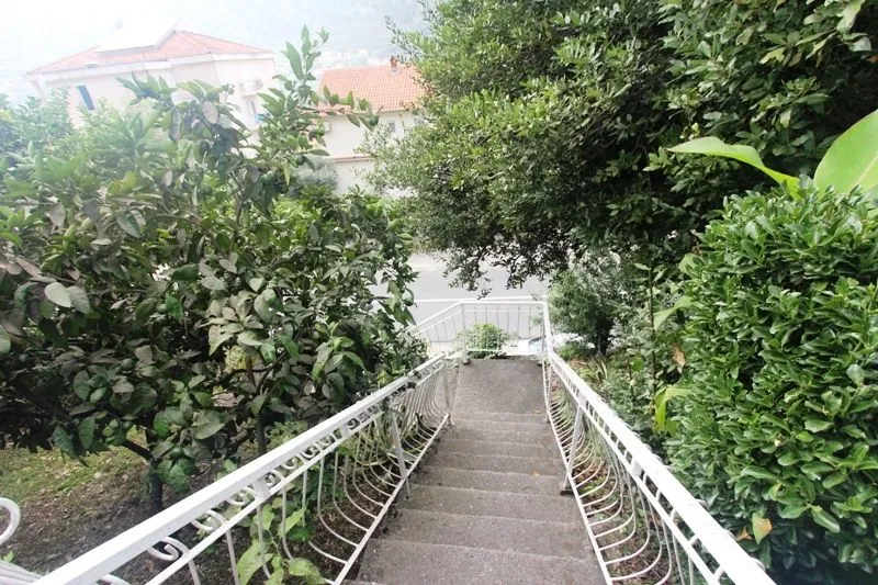 Prodaja, stan, 95m², Dobrota, Kotor
