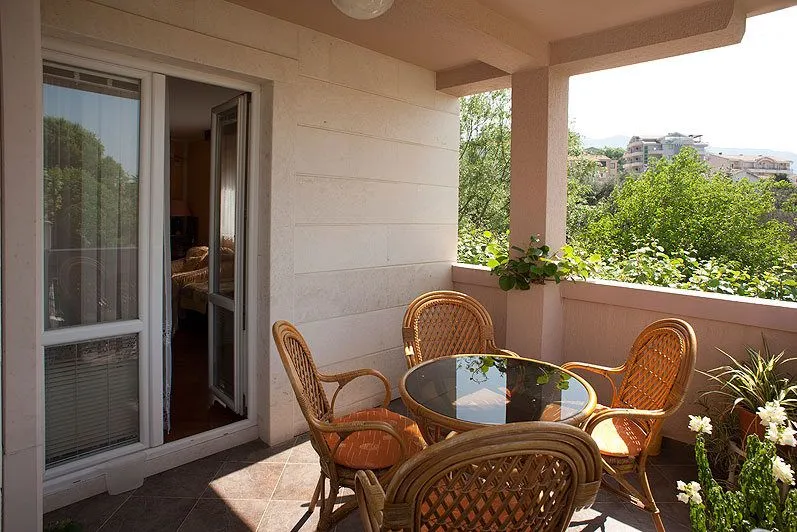 Prodaja, ugostiteljski objekat, 600m², Bečići, Budva