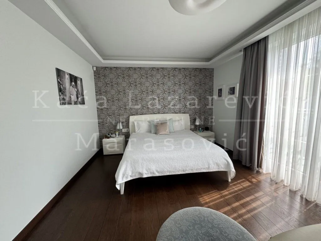 Sale, house, 275m², Crveni Krst, Beograd