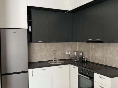 Rent, one bedroom apartment, 50m², Tivat, Crna Gora - image 4